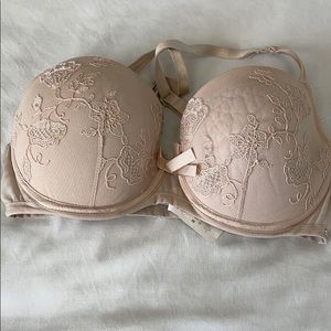 Chantelle bra